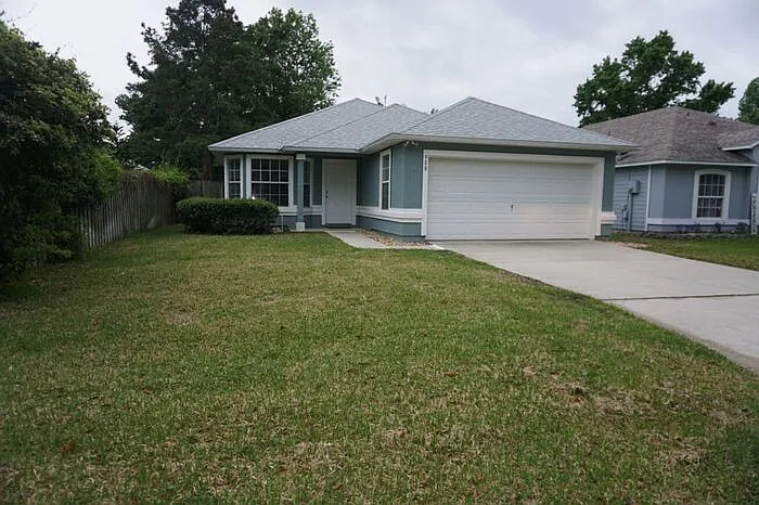 908 Buttercup Dr — Photo 1