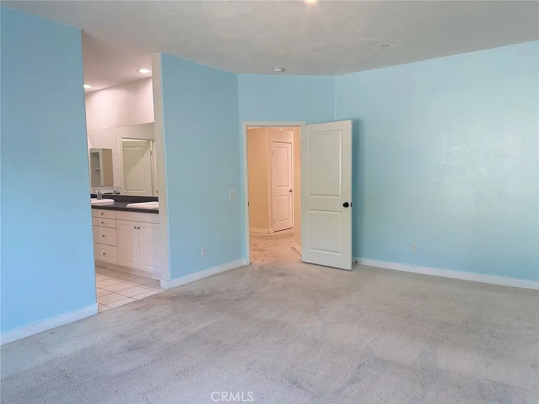 2975 Gibson St — Photo 12