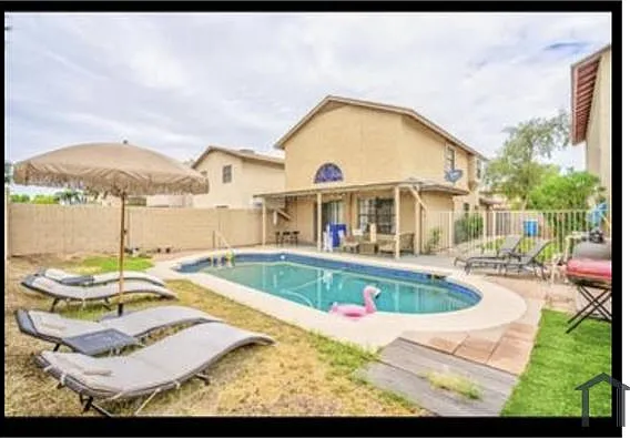 3 bed, 1355 sqft, $2,550 — Photo 2