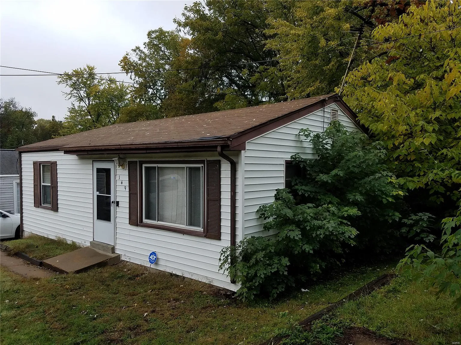149 Becker Dr photo 1