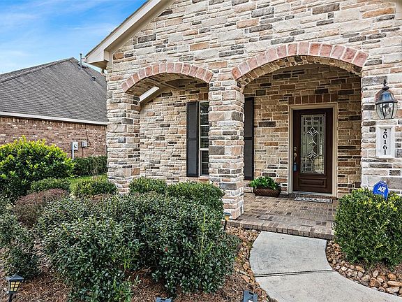 4th image of 20161 Southwood Oaks Dr