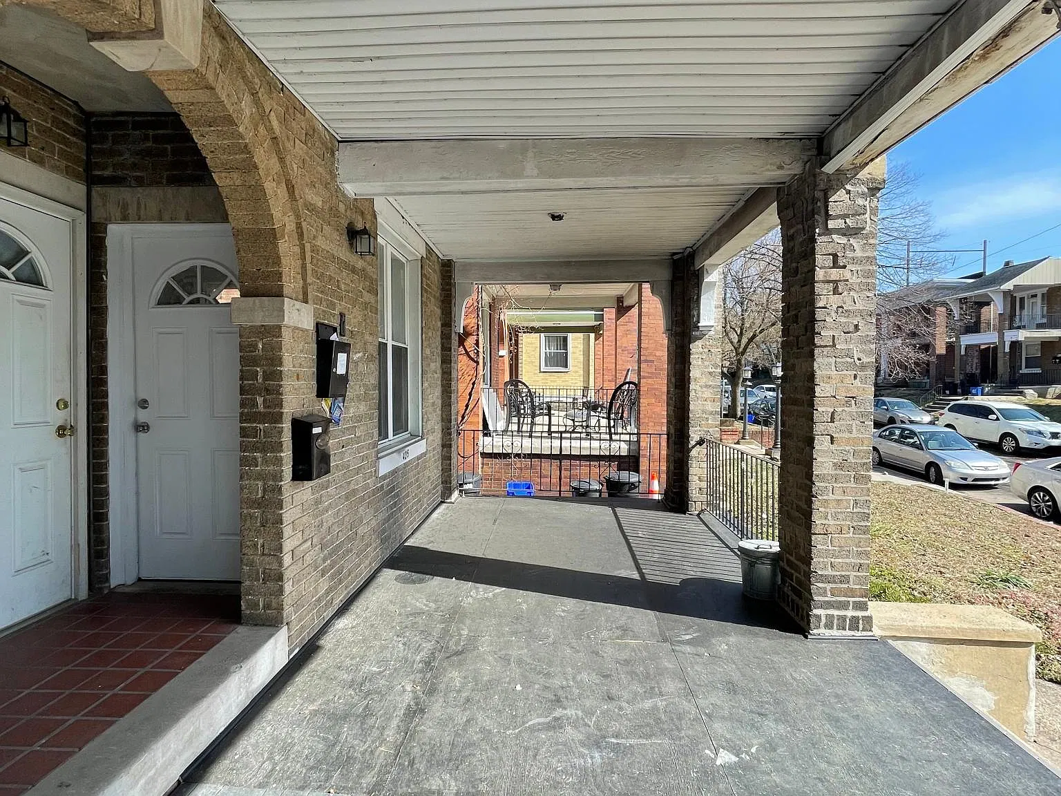 3 bed, 1135 sqft, $1,300 — Photo 2