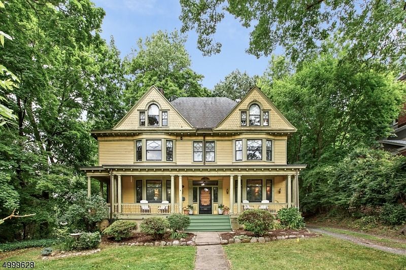 1st image of 282 Melrose Pl
