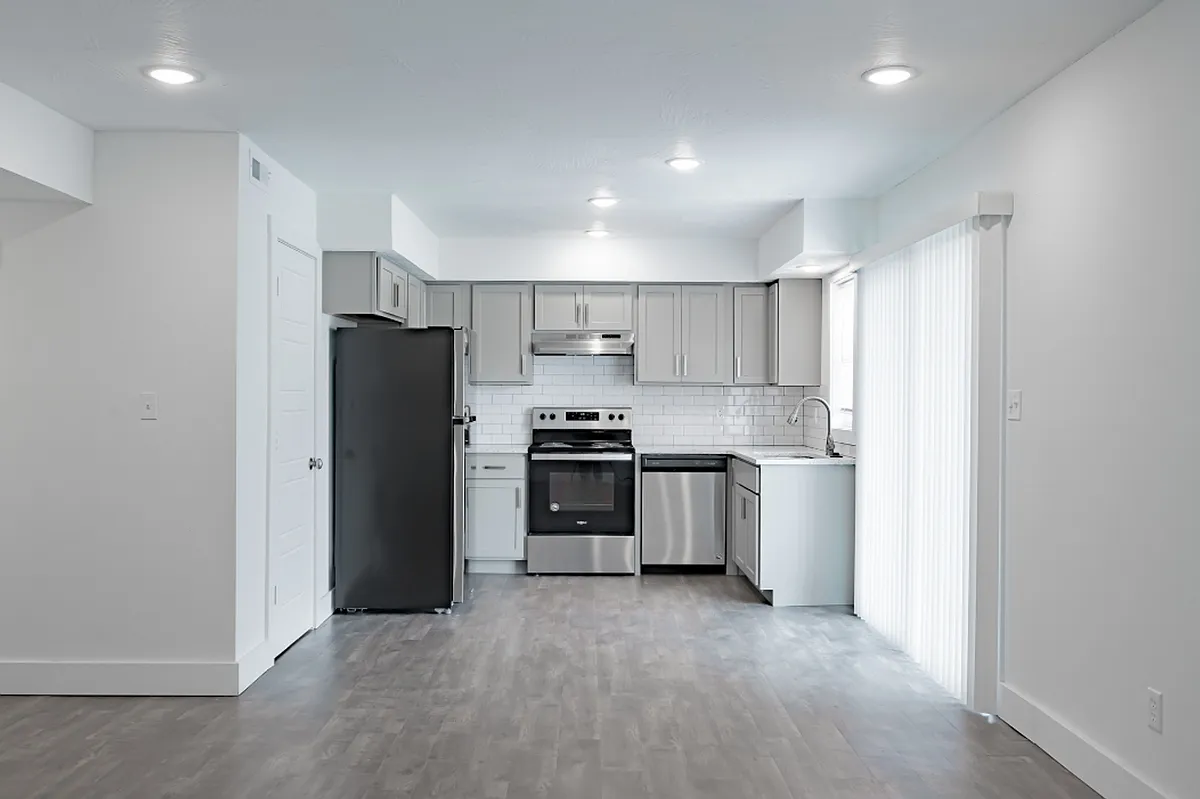 Building Photo - Montclair Point Condominiums