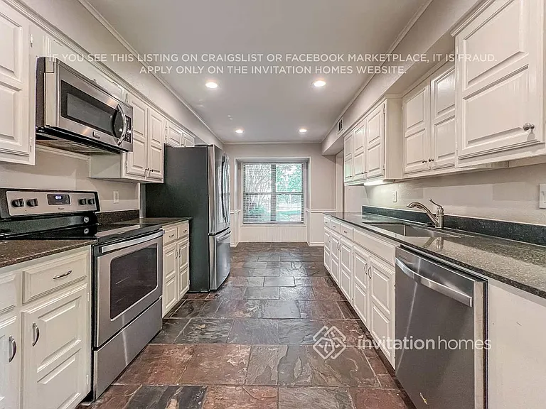 404 Columbia Dr — Photo 5
