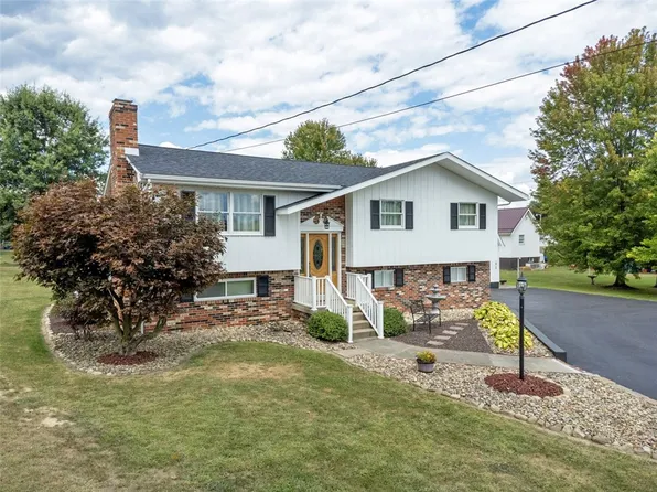 30 Rumbaugh Ave, Mount Pleasant, PA 15666