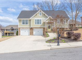 27 Running Oak Dr, Ringgold, GA 30736