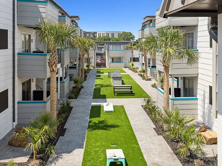The Ace Apartments — Photo 23