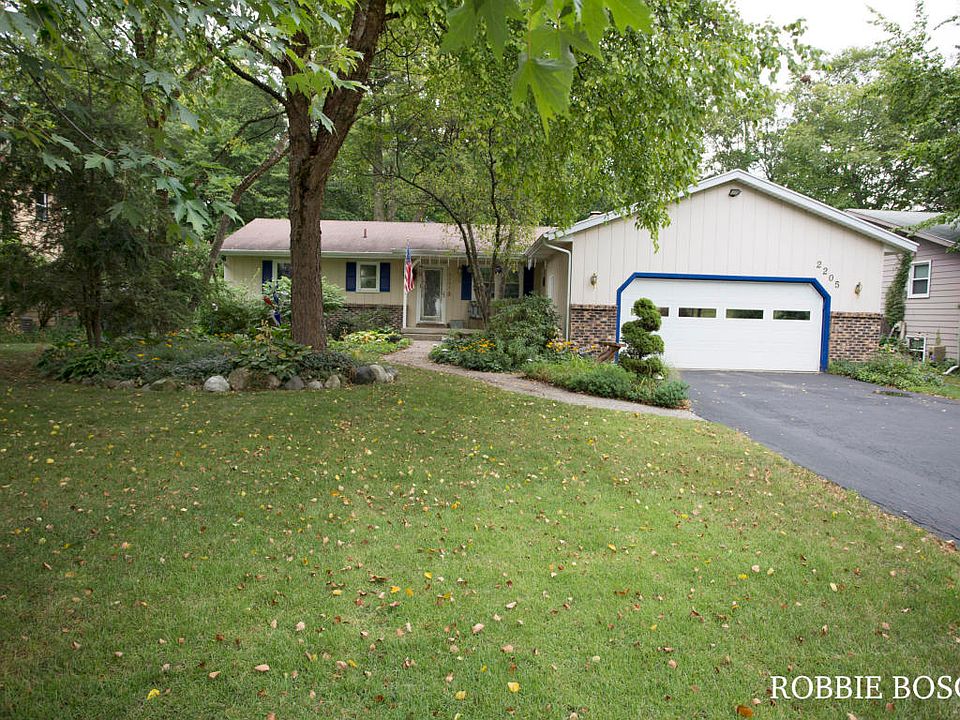 1st image of 2205 Innwood Dr SE
