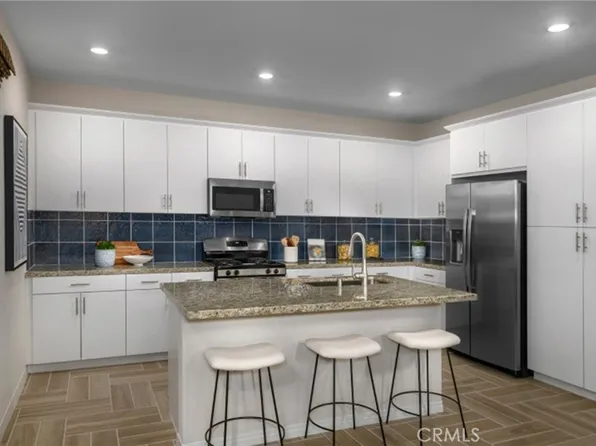 2458 Powell St, Rialto, CA 92377