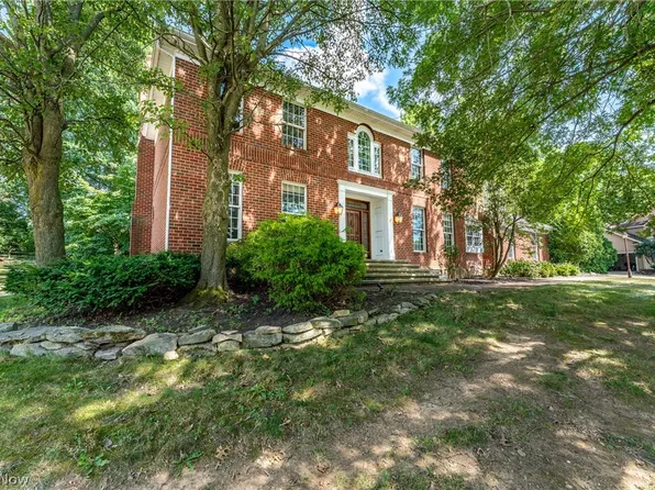 5604 Foxchase Ave NW, Canton, OH 44718