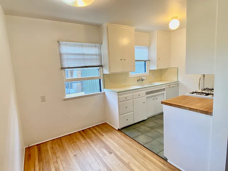 1043 Grant St #A — Photo 6