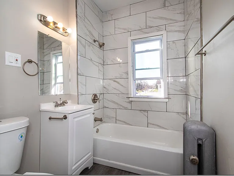 17001 Madison Ave — Photo 4