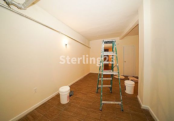 5th image of 209 Underhill Ave APT 1B