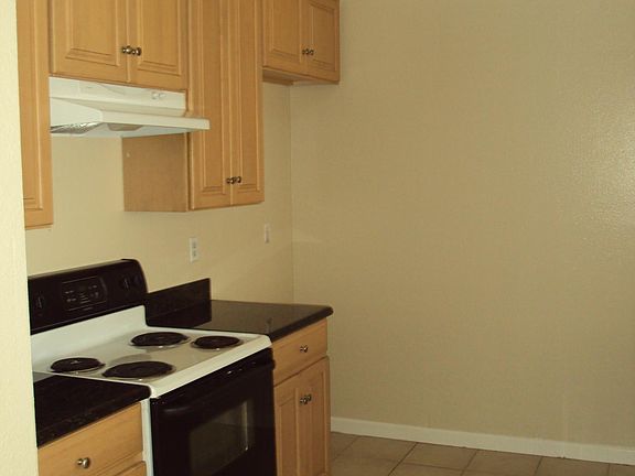 4th image of 5563 Lean Ave