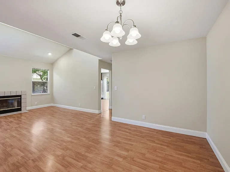 3808 Alder Ave — Photo 15