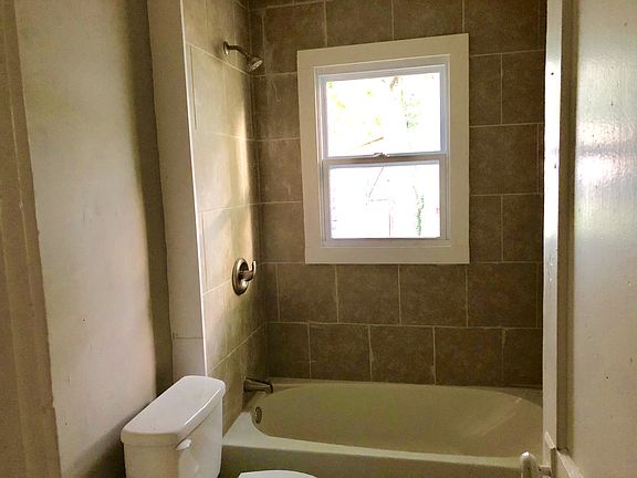 5th image of 817 Church St #1
