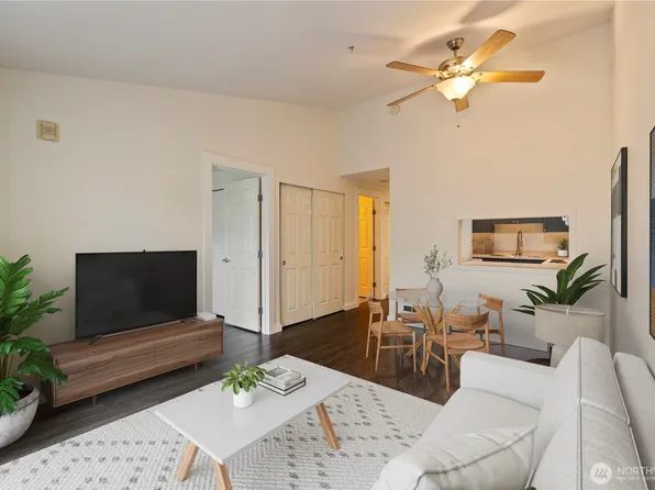 1810 S Charles Street #302, Seattle, WA 98144