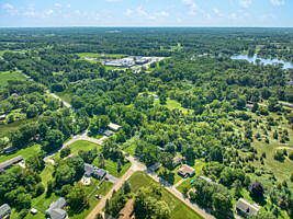 3rd image of 116 Carlysle Dr