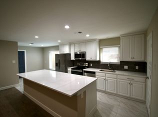 213 E Scotland Dr, Irving, TX 75062