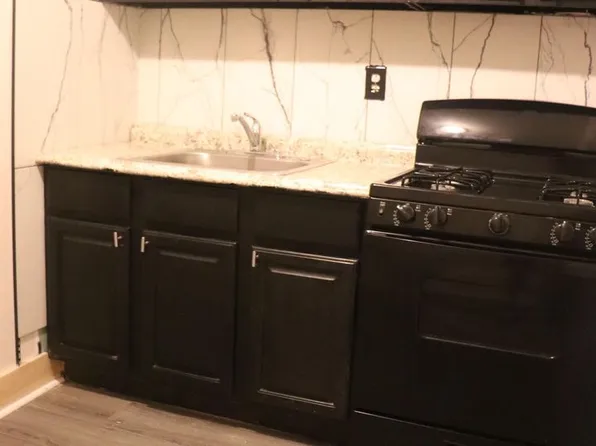 28 Beechwood Pl, Irvington, NJ 07111