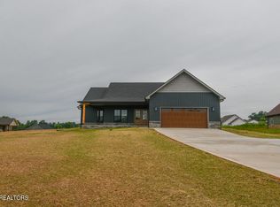 853 Pinebrooke Dr, Maryville, TN 37801