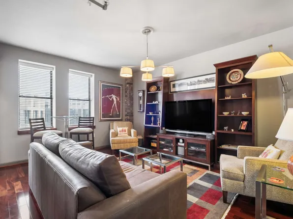 700 Church St APT 901, Nashville, TN 37203