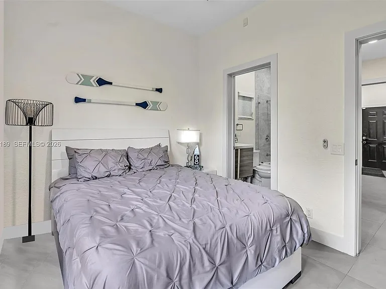 2521 Center Ave — Photo 40