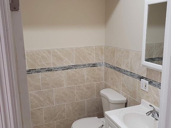 3rd image of 46 Kenmore Ave Floor 1