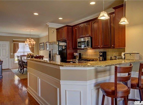 4th image of 95 Paget Ln