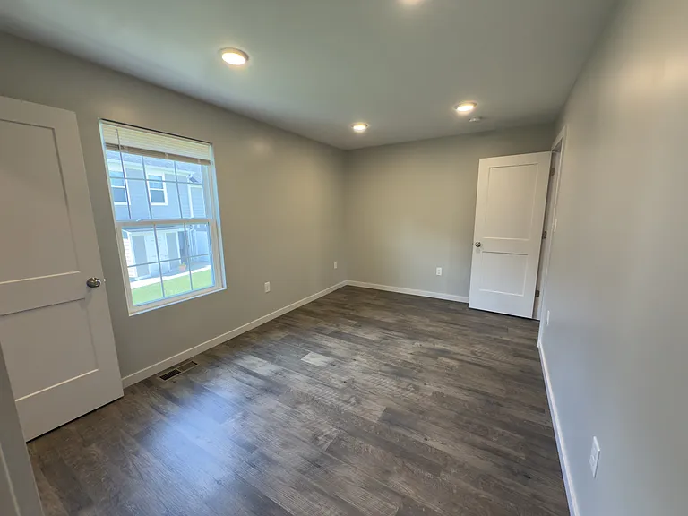 2985 N State Highway 7 — Photo 19