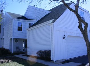 418 Country Lane Ct, Wauconda, IL 60084