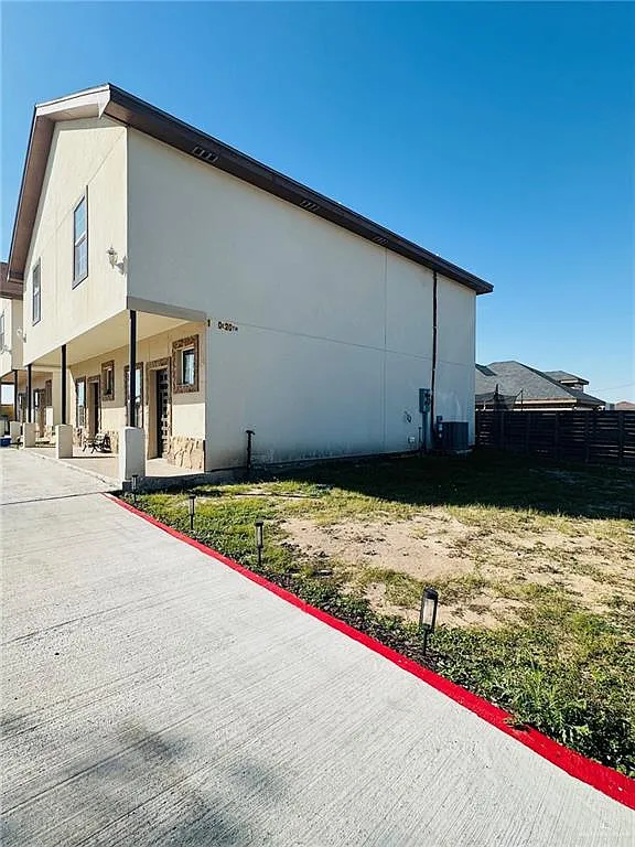 Building Photo - 1230 E Jesse St #1