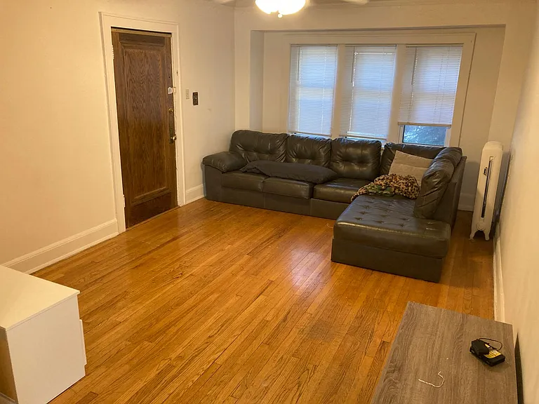 Newport Manor — Photo 54