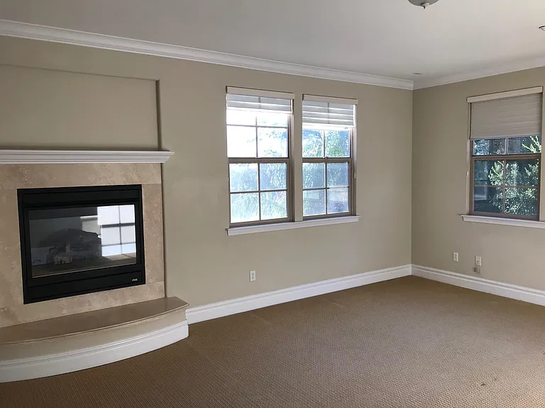 340 Mackintosh Ter — Photo 10