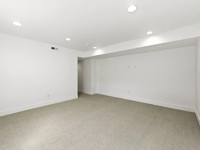 Guest Room 1 | Downstairs