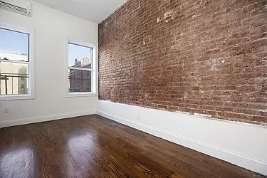 Rented by Platinum Properties