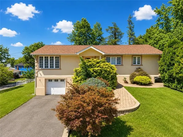 83 Foster Ave, Staten Island, NY 10314