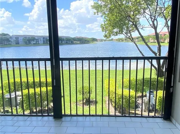 13800 SW 5th Ct APT 209M, Pembroke Pines, FL 33027