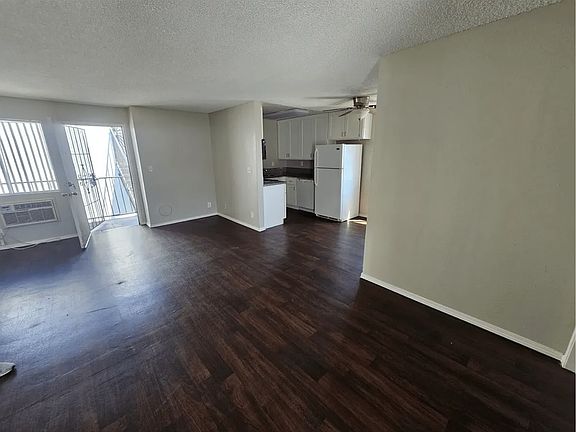 4th image of 527 28th St #16