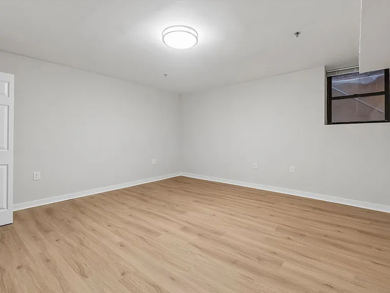 1204 Chestnut St #100 — Photo 15