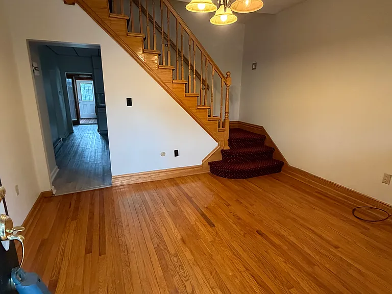 917 Taylor Ave — Photo 2