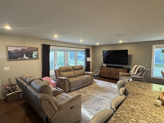 5th image of 1211 Timberlane Dr