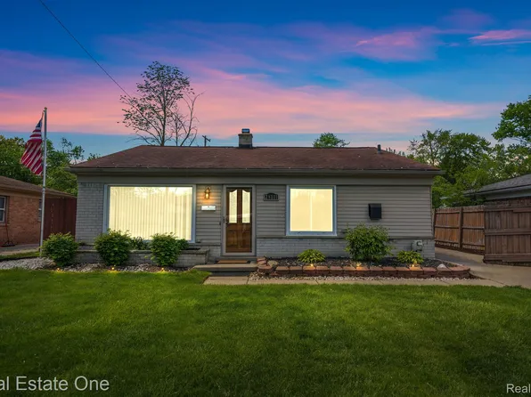 28111 Brentwood St, Southfield, MI 48076