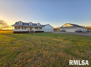 15185 N Shiloh Dr, Mount Vernon, IL 62864