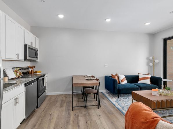 900 Leonard St NW #415