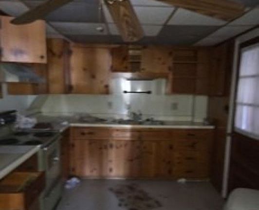 4th image of 300 E Louther St