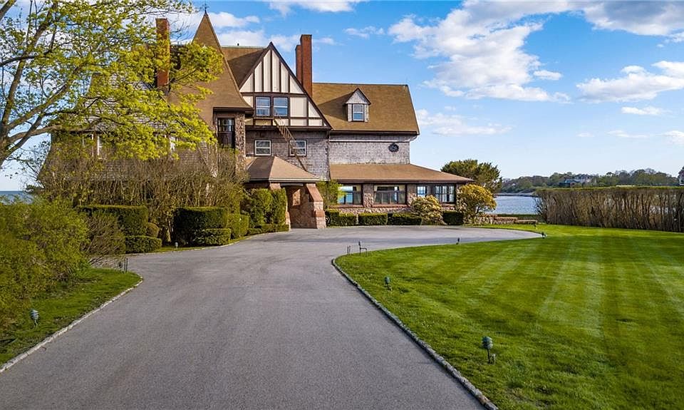 229 Ruggles Ave, Newport, RI 02840 Zillow