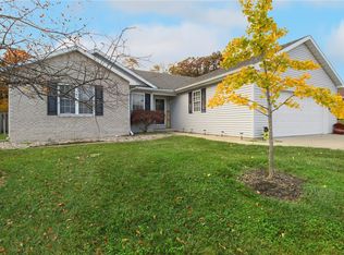 959 Briarwood Ct, Charleston, IL
