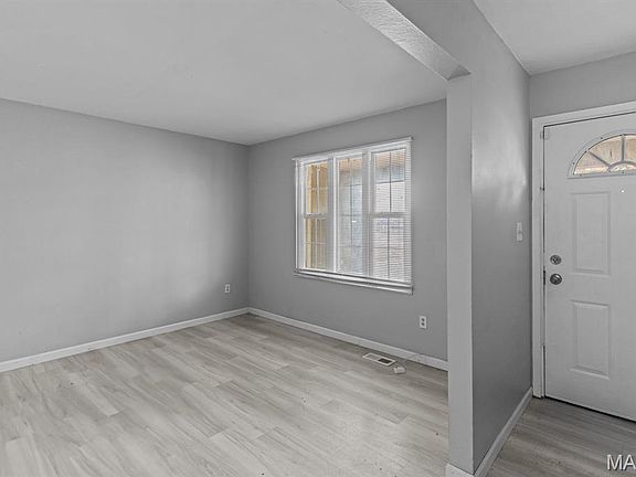 3rd image of 12322 Spanish Pond Rd